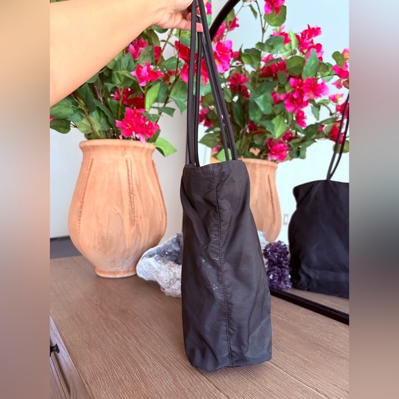 Prada Black Nylon Tote Bag Sleek Minimalist Design - Picture 2 of 12